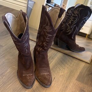 Idyllwind Brown Suede Embroidered Western Heeled Boots